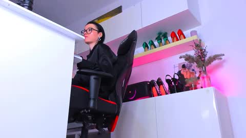 Snapshot of meganstones chatting on February 5, 10:58 pm Megan online show from February 5, 10:58 pm