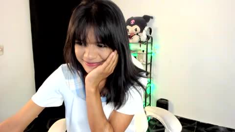 Snapshot of meganthompsonn chatting on April 1, 3:51 am Megan online show from April 1, 3:51 am