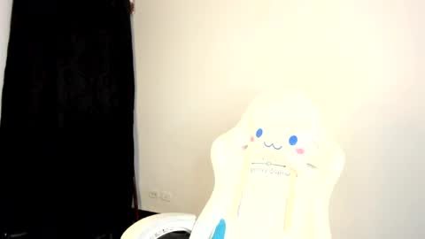 Snapshot of meganthompsonn chatting on April 9, 9:58 am Megan online show from April 9, 9:58 am