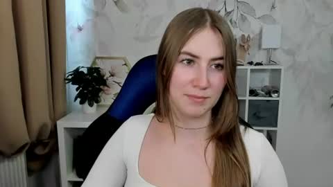 Snapshot of meganx_candy chatting on July 6, 3:14 pm Megan online show from July 6, 3:14 pm