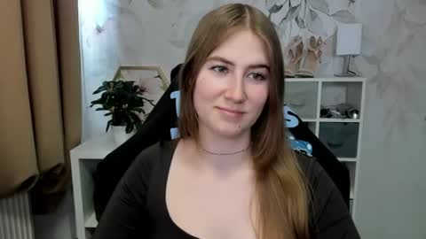Snapshot of meganx_candy chatting on July 9, 10:08 am Megan online show from July 9, 10:08 am