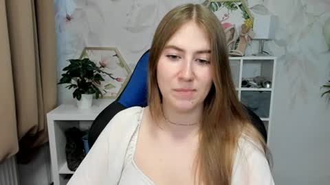 Snapshot of meganx_candy chatting on July 27, 5:25 am Megan online show from July 27, 5:25 am