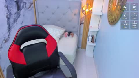 M E G A N  online show from November 26, 3:18 am