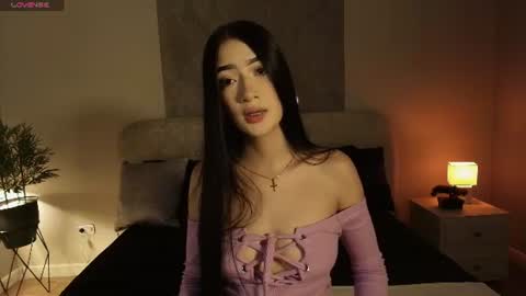 Snapshot of meggan_luxx chatting on June 19, 11:03 am MEGGAN LUXX online show from June 19, 11:03 am