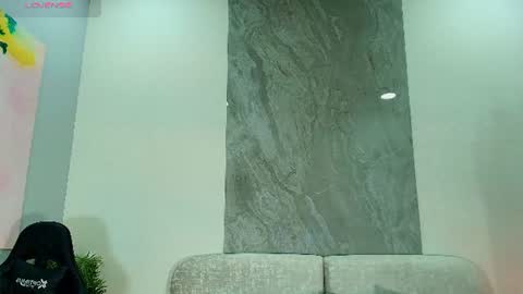 Snapshot of meggan_luxx chatting on August 1, 11:09 am MEGGAN LUXX online show from August 1, 11:09 am