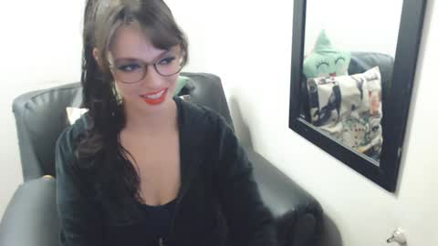 Snapshot of meghan_cherrys chatting on January 9, 6:17 am meghan online show from January 9, 6:17 am