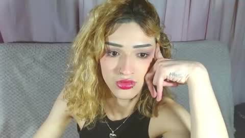 meghan_devil_ online show from June 27, 4:39 am