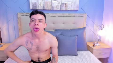 Snapshot of meghan_loghan chatting on January 17, 12:10 pm Megan and logan online show from January 17, 12:10 pm