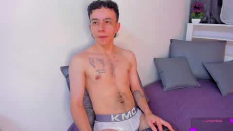 Snapshot of meghan_loghan chatting on March 12, 12:04 pm Megan and logan online show from March 12, 12:04 pm