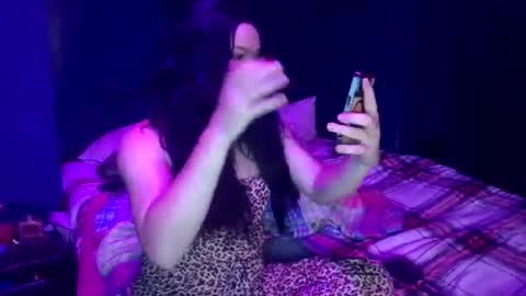Snapshot of meghanhanx chatting on August 3, 9:40 pm meghan online show from August 3, 9:40 pm