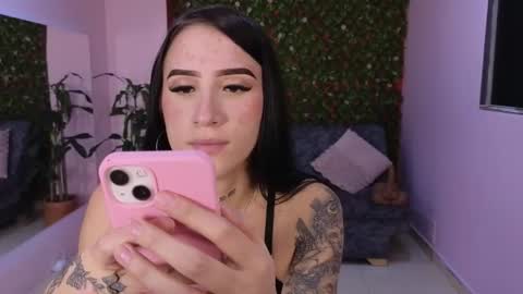 Mei online show from February 14, 8:49 pm