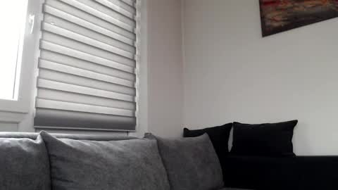 Snapshot of melani_a chatting on December 7, 10:56 am Melania online show from December 7, 10:56 am