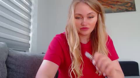 Melania online show from May 11, 11:27 am