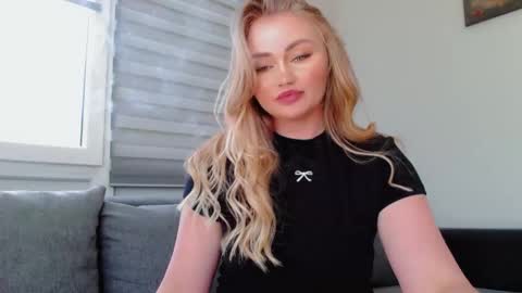 Melania online show from May 15, 10:44 am