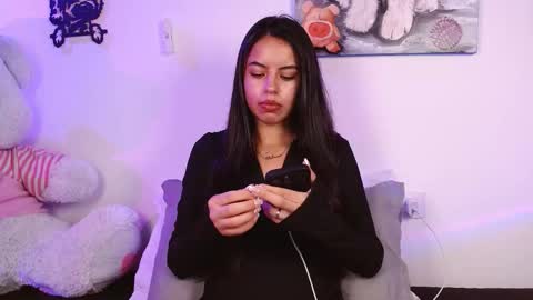 Snapshot of melani_bear chatting on February 11, 3:39 pm MELANI online show from February 11, 3:39 pm
