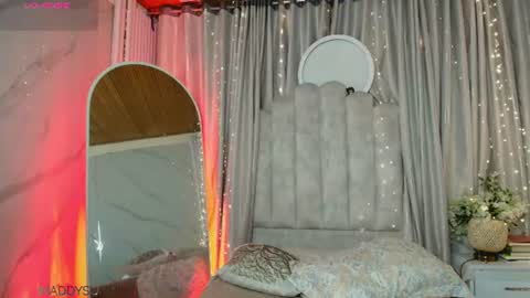 Melani sunny online show from June 25, 5:12 am