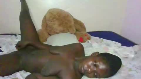 Snapshot of melanie_bae1 chatting on May 6, 6:08 am melanie_bae1 online show from May 6, 6:08 am