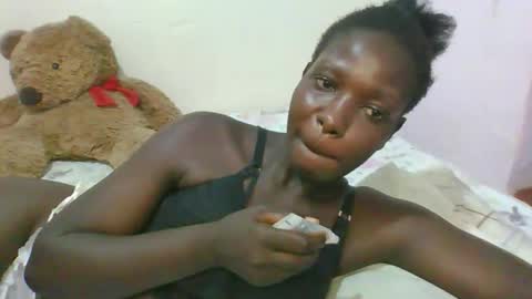Snapshot of melanie_bae1 chatting on May 6, 7:30 pm melanie_bae1 online show from May 6, 7:30 pm