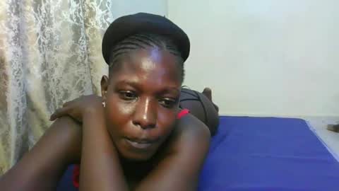 Snapshot of melanie_bae1 chatting on May 15, 7:48 am melanie_bae1 online show from May 15, 7:48 am