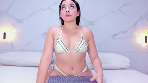 Snapshot of melanie_harl chatting on February 21, 7:48 pm Melanie online show from February 21, 7:48 pm