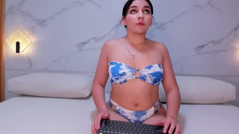 Snapshot of melanie_harl chatting on February 27, 6:52 pm Melanie online show from February 27, 6:52 pm