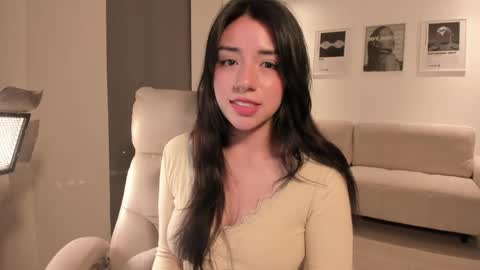 Snapshot of melanie_owo chatting on April 25, 12:57 am Melanie online show from April 25, 12:57 am