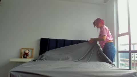 Snapshot of melanie_roux_ chatting on April 9, 12:21 pm Melanie roux online show from April 9, 12:21 pm