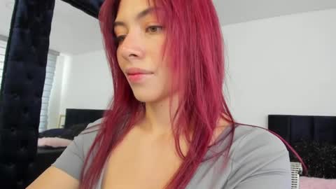 Snapshot of melanie_roux_ chatting on April 20, 7:04 pm Melanie roux online show from April 20, 7:04 pm