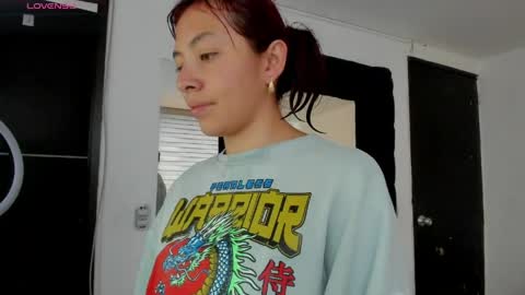 Snapshot of melanie_roux_ chatting on May 6, 12:10 pm Melanie roux online show from May 6, 12:10 pm