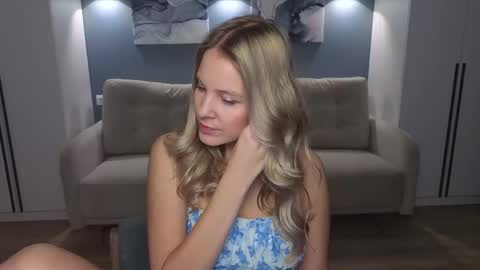 Melanie Bennett online show from December 18, 6:30 am