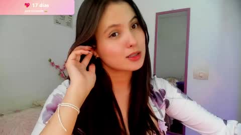mel  online show from May 12, 7:22 pm