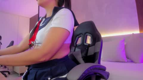 Snapshot of melaniejeann_ chatting on March 29, 2:44 am melaniejeann_ online show from March 29, 2:44 am
