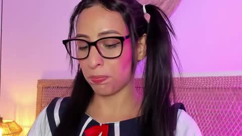 Snapshot of melaniejeann_ chatting on April 30, 2:40 am melaniejeann_ online show from April 30, 2:40 am