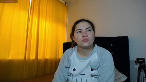 Melanie Parker online show from May 14, 12:45 pm
