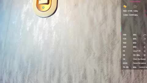 Snapshot of melanierioss_ chatting on April 21, 1:06 pm online show from April 21, 1:06 pm