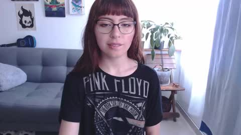 Snapshot of melanies_dream chatting on February 12, 4:46 pm Princess Consuela Banana Hammock online show from February 12, 4:46 pm