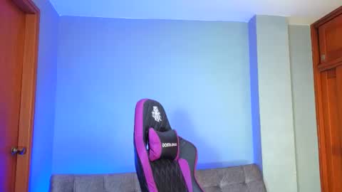 Snapshot of melanimorgan1 chatting on June 20, 2:03 am melanimorgan1 online show from June 20, 2:03 am