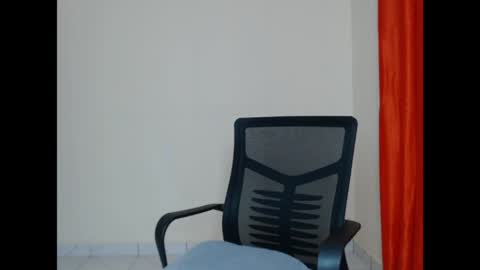 melaningoddess30 online show from May 12, 6:05 pm