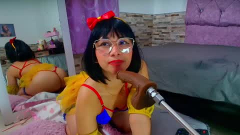 Melanny taylor online show from March 4, 9:43 pm