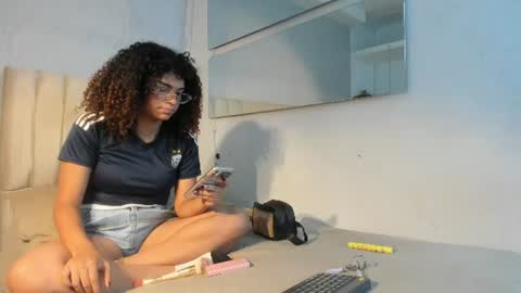 Snapshot of melany_guzman chatting on June 13, 12:14 pm Melany online show from June 13, 12:14 pm