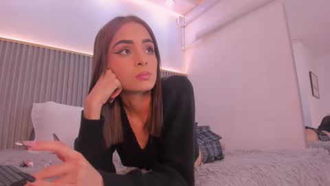 melany_hoffman online show from November 16, 9:31 pm