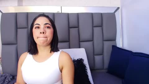 Snapshot of melany_roberts_ chatting on May 22, 3:02 am Melany online show from May 22, 3:02 am