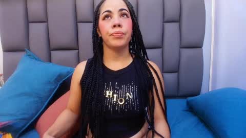 Snapshot of melany_roberts_ chatting on May 27, 3:03 am Melany online show from May 27, 3:03 am