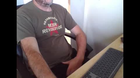 Snapshot of melbguy_075 chatting on December 9, 6:12 am melbguy_075 online show from December 9, 6:12 am