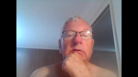 Snapshot of melbourne000 chatting on February 13, 11:37 pm melbourne000 online show from February 13, 11:37 pm