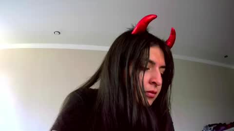 Snapshot of melena_caramel chatting on April 14, 7:14 am melena_caramel online show from April 14, 7:14 am