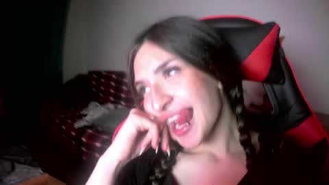 Snapshot of melena_caramel chatting on May 30, 7:33 pm melena_caramel online show from May 30, 7:33 pm