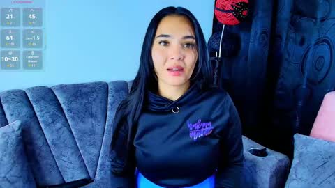    Independent model online show from September 26, 3:10 am