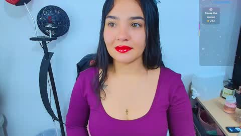    Independent model online show from March 19, 4:27 am