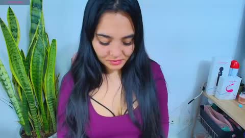    Independent model online show from May 23, 7:13 am